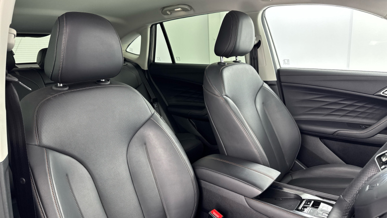 MG HS 1.5 T-GDI Trophy 5dr DCT Petrol Hatchback